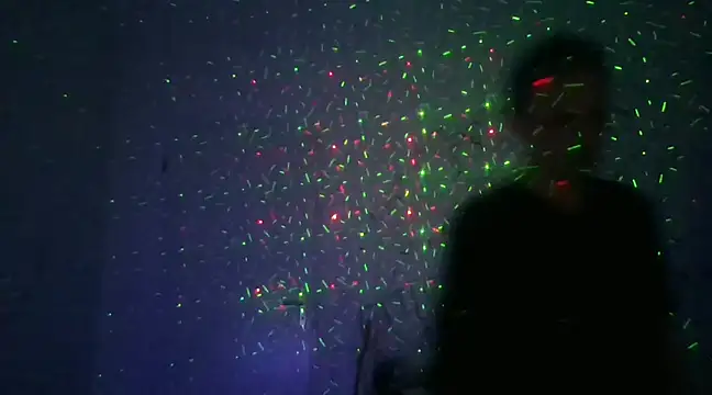 Snapshot of brunoguunot chatting on December 23, 4:39 pm brunoguunot online show from December 23, 4:39 pm