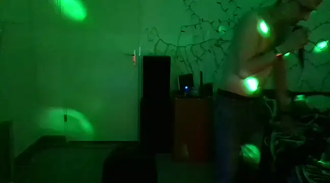 Snapshot of brunoguunot chatting on February 22, 10:20 pm brunoguunot online show from February 22, 10:20 pm