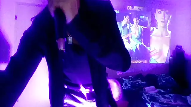 Snapshot of brunoguunot chatting on November 7, 9:37 pm brunoguunot online show from November 7, 9:37 pm