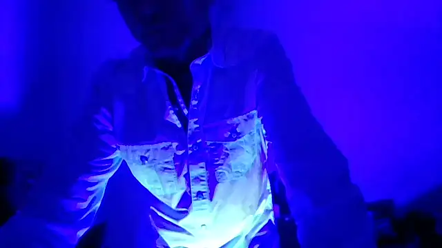 Snapshot of brunoguunot chatting on March 2, 6:26 pm brunoguunot online show from March 2, 6:26 pm