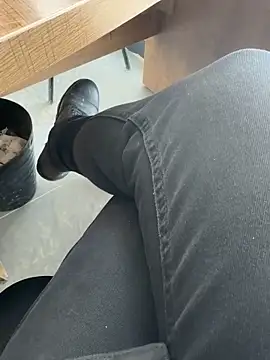 homidor online show from February 15, 9:05 am