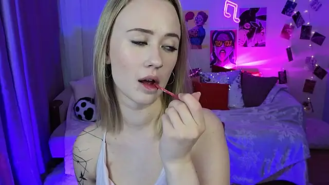 SashaBrooks online show from October 16, 1:34 pm