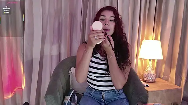 candyy bella online show from March 17, 12:30 pm