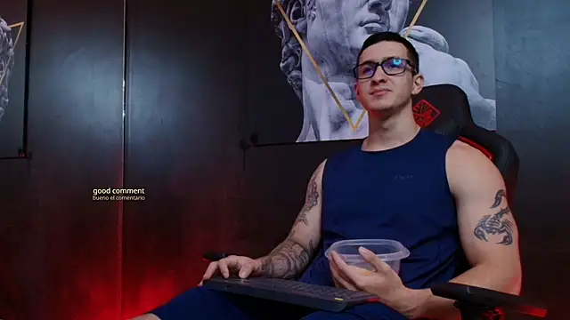 JacksonOlsenn online show from October 13, 9:04 pm