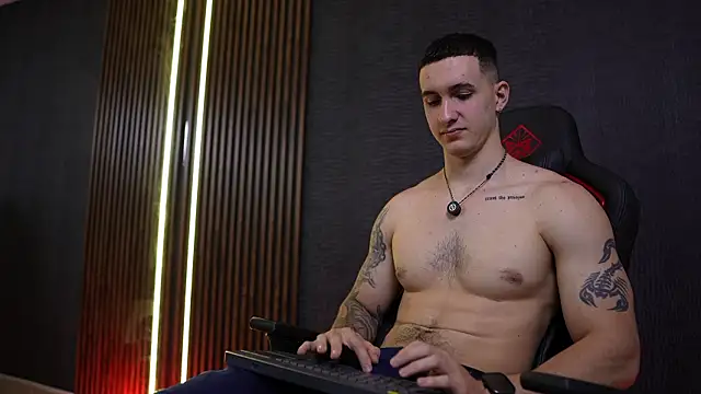 JacksonOlsenn online show from February 6, 8:45 pm