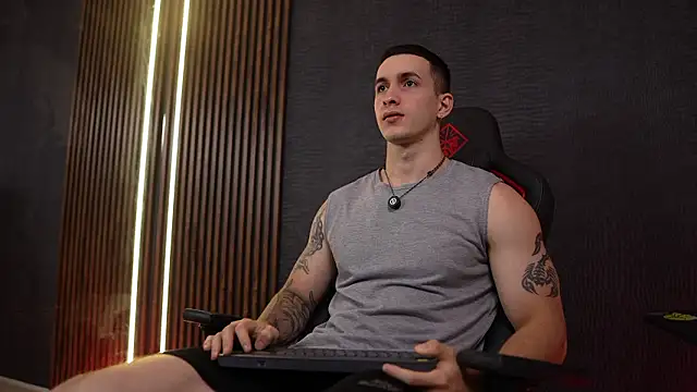 JacksonOlsenn online show from March 27, 8:30 pm