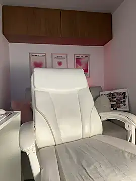 Snapshot of maddy_bronw_ chatting on July 8, 11:09 pm maddy bronw online show from July 8, 11:09 pm