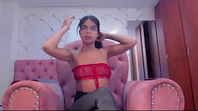 evelyn wine online show from November 13, 7:02 pm