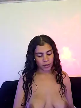 Snapshot of NINA_18_YEARS chatting on December 11, 2:52 am NINA 18 YEARS online show from December 11, 2:52 am