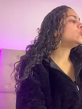 Snapshot of NINA_18_YEARS chatting on March 8, 9:40 pm NINA 18 YEARS online show from March 8, 9:40 pm