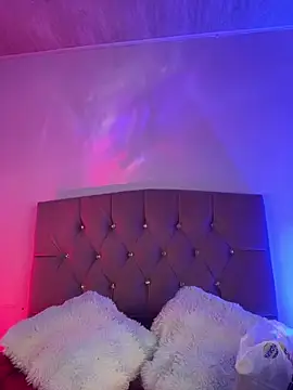 NINA 18 YEARS online show from December 17, 10:49 pm