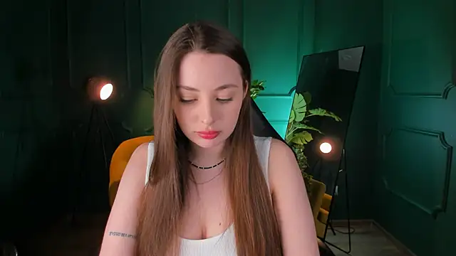 MoonLissa online show from February 6, 4:58 pm