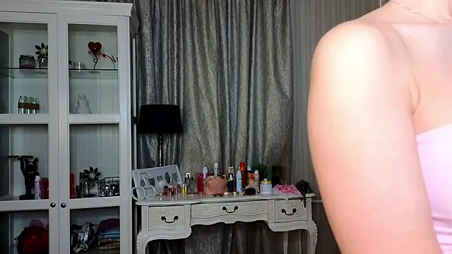 AnneFoxy online show from December 21, 7:26 am