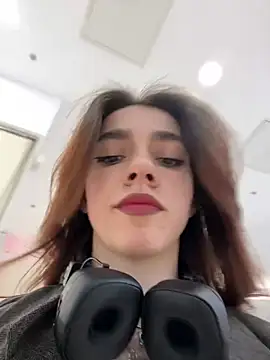Lily  Belle online show from March 16, 1:06 pm