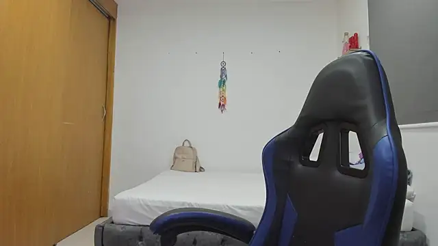 Samanthagax online show from December 3, 8:40 pm