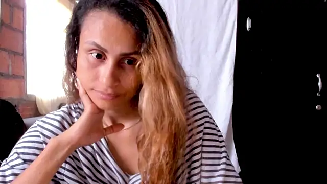 coralcarter1 online show from March 31, 8:42 pm