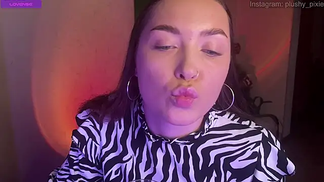 Snapshot of plushy_pixie chatting on December 5, 12:08 am plushy pixie online show from December 5, 12:08 am