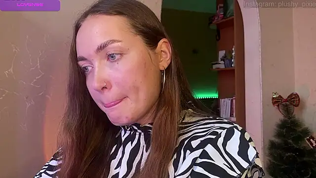 Snapshot of plushy_pixie chatting on December 5, 6:21 am plushy pixie online show from December 5, 6:21 am