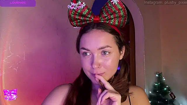 Snapshot of plushy_pixie chatting on December 13, 3:27 am plushy pixie online show from December 13, 3:27 am