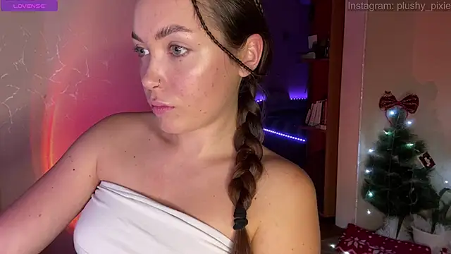 Snapshot of plushy_pixie chatting on December 15, 3:34 am plushy pixie online show from December 15, 3:34 am