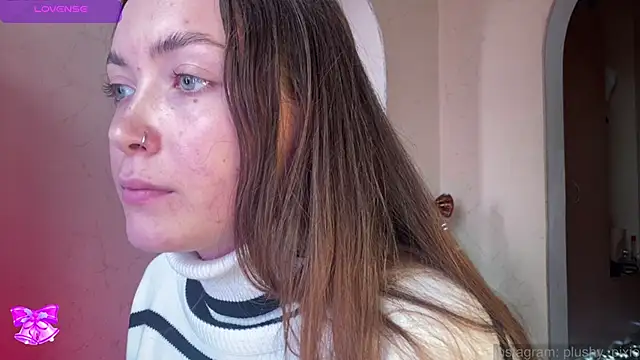 Snapshot of plushy_pixie chatting on December 27, 8:24 am plushy pixie online show from December 27, 8:24 am