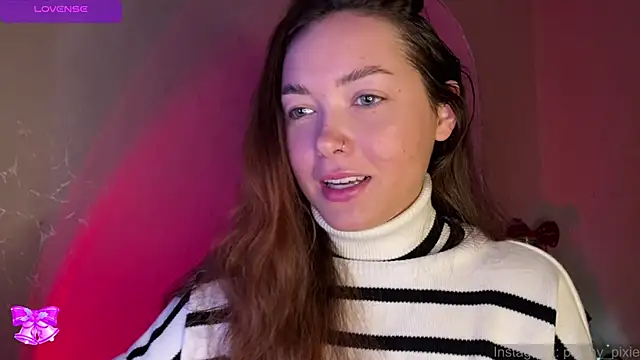 Snapshot of plushy_pixie chatting on December 28, 3:37 am plushy pixie online show from December 28, 3:37 am