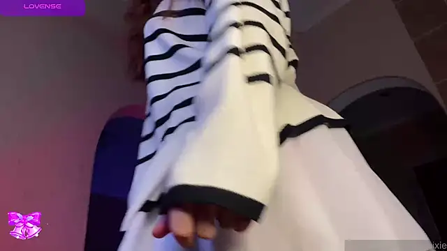 Snapshot of plushy_pixie chatting on December 28, 6:39 am plushy pixie online show from December 28, 6:39 am