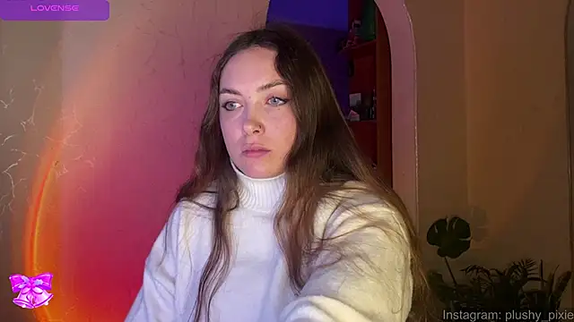 Snapshot of plushy_pixie chatting on January 4, 4:43 pm plushy pixie online show from January 4, 4:43 pm