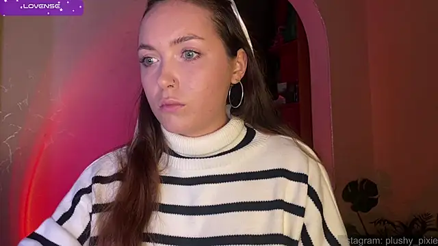 Snapshot of plushy_pixie chatting on January 6, 6:10 pm plushy pixie online show from January 6, 6:10 pm