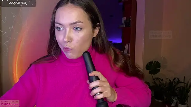 Snapshot of plushy_pixie chatting on January 12, 4:18 pm plushy pixie online show from January 12, 4:18 pm