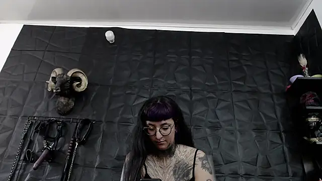 Snapshot of Agata_Darkness chatting on July 17, 4:34 pm Agata Darkness online show from July 17, 4:34 pm
