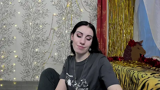 Snapshot of Mary0Lou chatting on December 28, 2:43 am Mary0Lou online show from December 28, 2:43 am