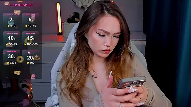 Evia r0se online show from January 15, 10:09 am