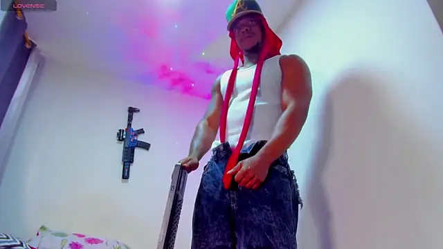 Snapshot of ronnie_7777 chatting on February 10, 8:02 pm ronnie 7777 online show from February 10, 8:02 pm