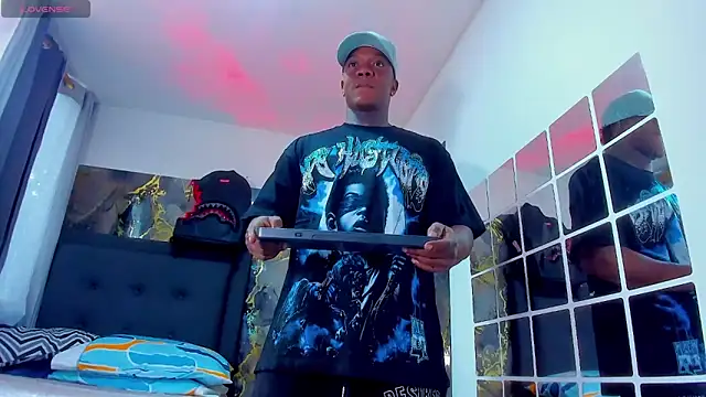 ronnie 7777 online show from April 14, 7:53 pm