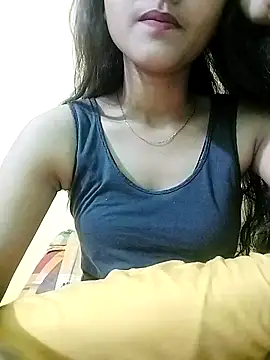 MISSQUEEN48 online show from February 23, 5:29 pm