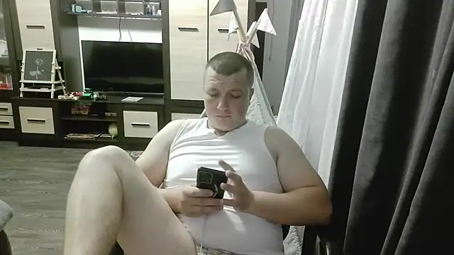 Snapshot of gamblingbum chatting on June 19, 10:24 pm gamblingbum online show from June 19, 10:24 pm