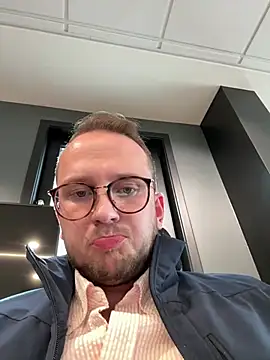 thehornyguy97 online show from April 22, 2:40 pm