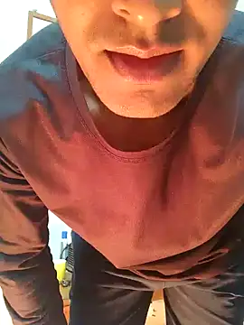 Snapshot of Wild-Honey chatting on December 20, 2:30 am Wild-Honey online show from December 20, 2:30 am