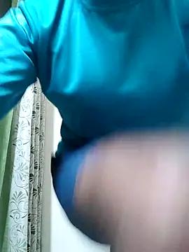 Snapshot of Wild-Honey chatting on February 28, 3:48 am Wild-Honey online show from February 28, 3:48 am