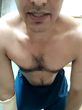 Snapshot of Wild-Honey chatting on October 2, 3:35 am Wild-Honey online show from October 2, 3:35 am