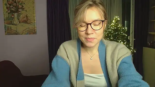 Snapshot of TaylorBre chatting on December 24, 6:17 pm TaylorBre online show from December 24, 6:17 pm