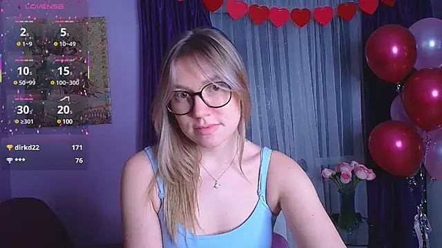 Snapshot of TaylorBre chatting on March 12, 6:22 pm TaylorBre online show from March 12, 6:22 pm