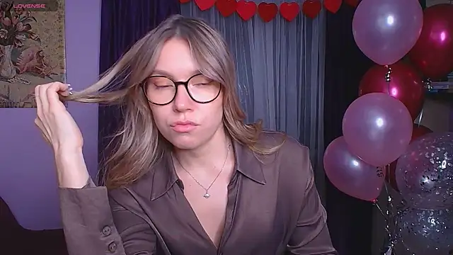 Snapshot of TaylorBre chatting on March 13, 8:22 pm TaylorBre online show from March 13, 8:22 pm