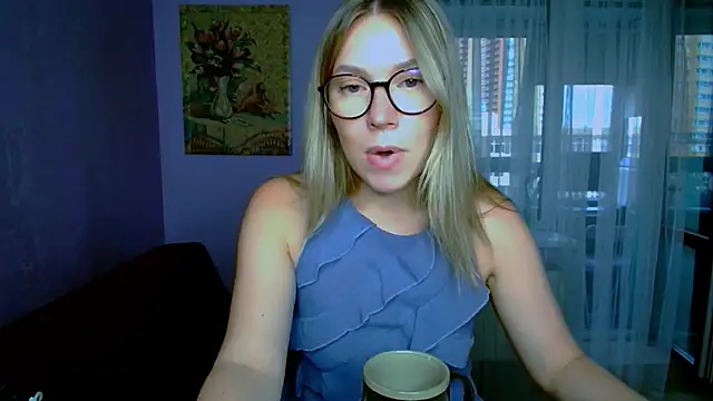 Snapshot of TaylorBre chatting on September 10, 4:56 am TaylorBre online show from September 10, 4:56 am