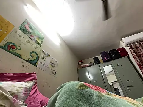 Snapshot of SammyChocolateIndian chatting on January 1, 12:32 am SammyChocolateIndian online show from January 1, 12:32 am