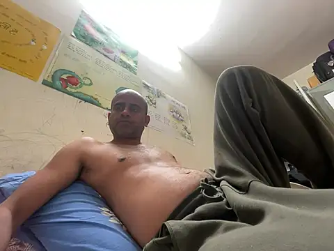 Snapshot of SammyChocolateIndian chatting on March 1, 5:20 am SammyChocolateIndian online show from March 1, 5:20 am