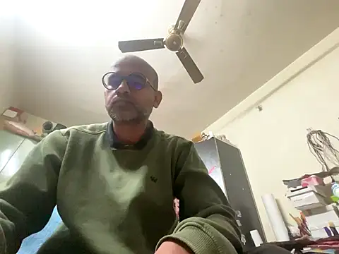 SammyChocolateIndian online show from December 14, 1:05 pm