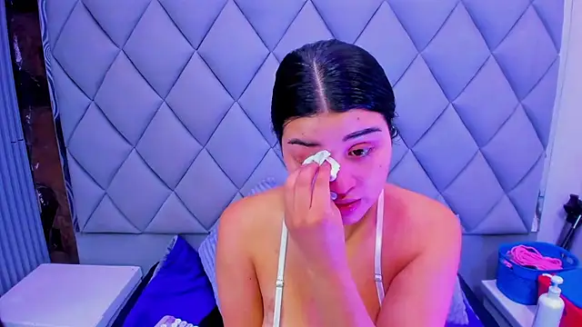 venusowen  online show from November 7, 1:55 pm