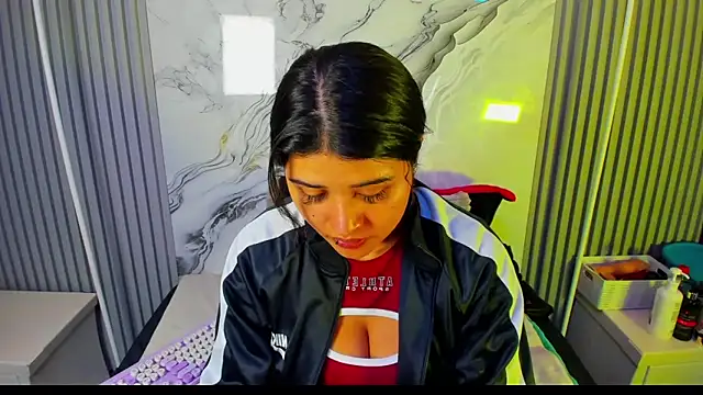 venusowen  online show from March 9, 1:26 pm